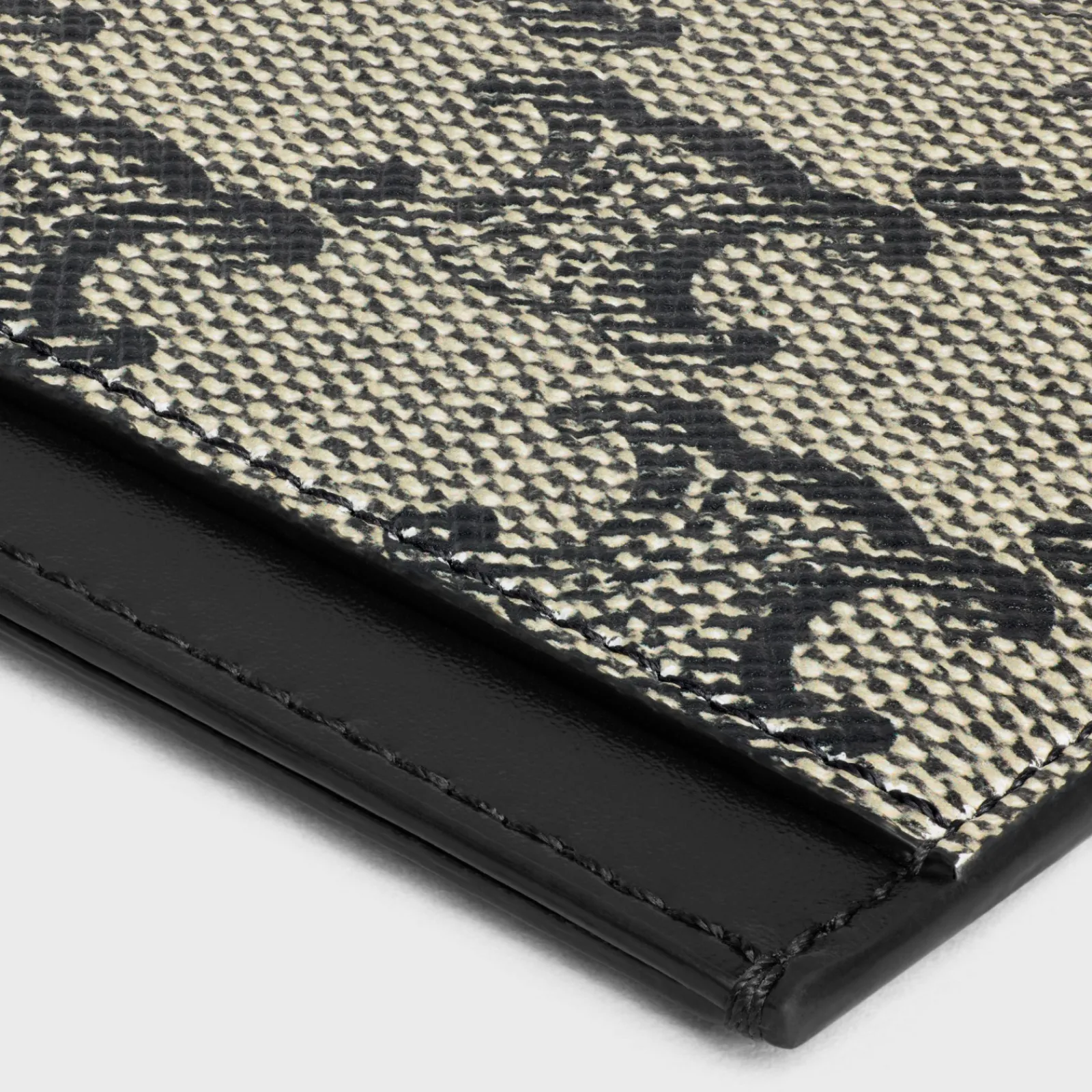 Outlet Card holder in TRIOMPHE CANVAS AND CALFSKIN Triomphe Canvas | Categories·Oin And Card Holders