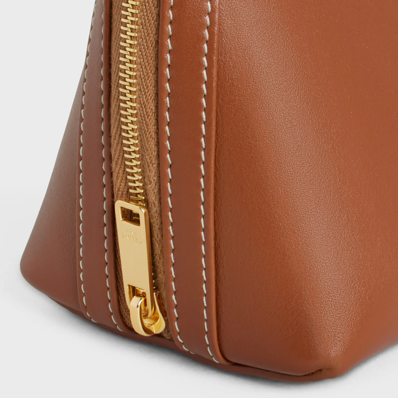 Fashion Clutch on Chain Cuir triomphe in smooth calfskin Women More Lines·Other Lines