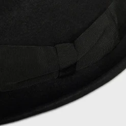 New HAT IN FELT Hats And Soft Accessories