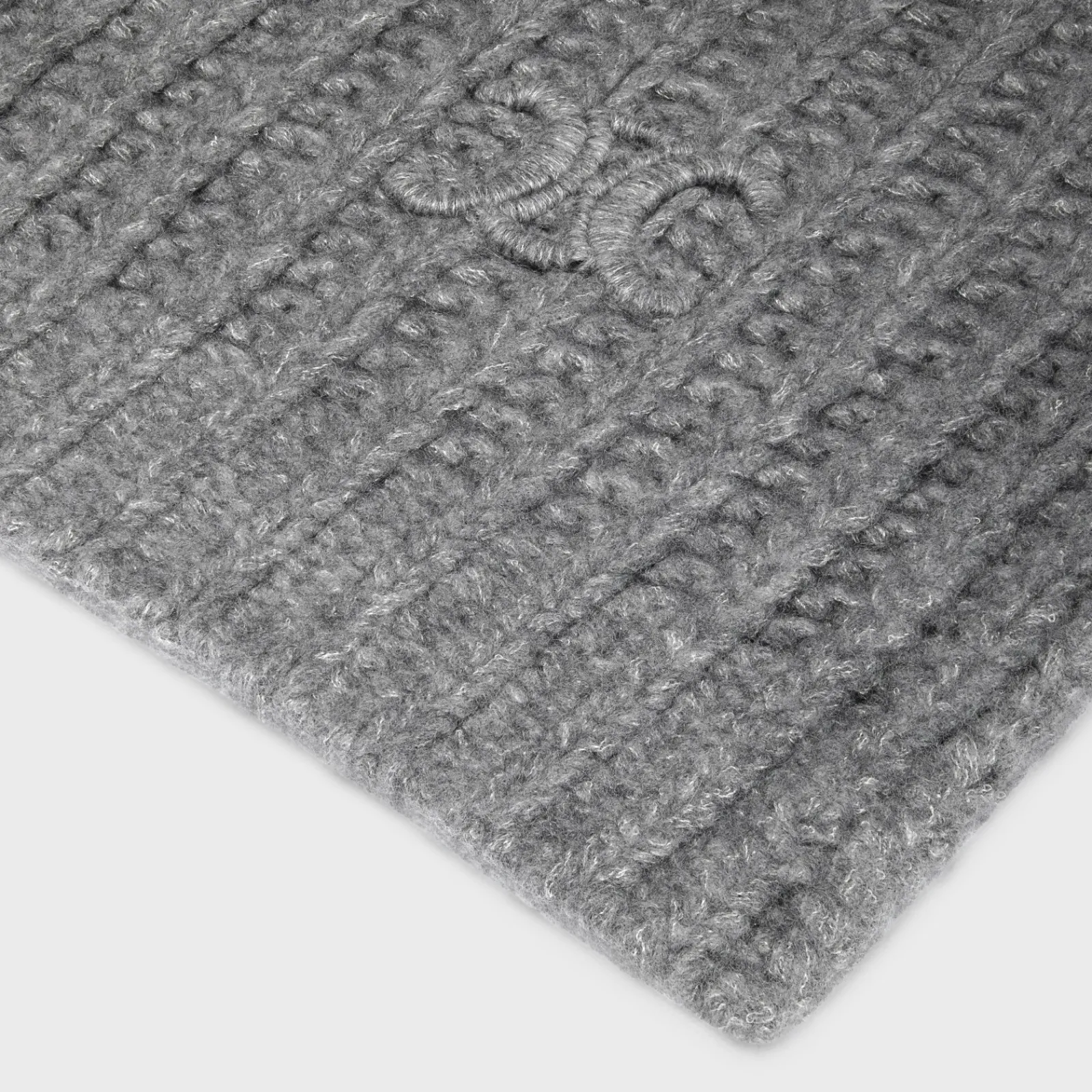 Best triomphe scarf in cashmere, wool and silk Women Beanies And Scarves