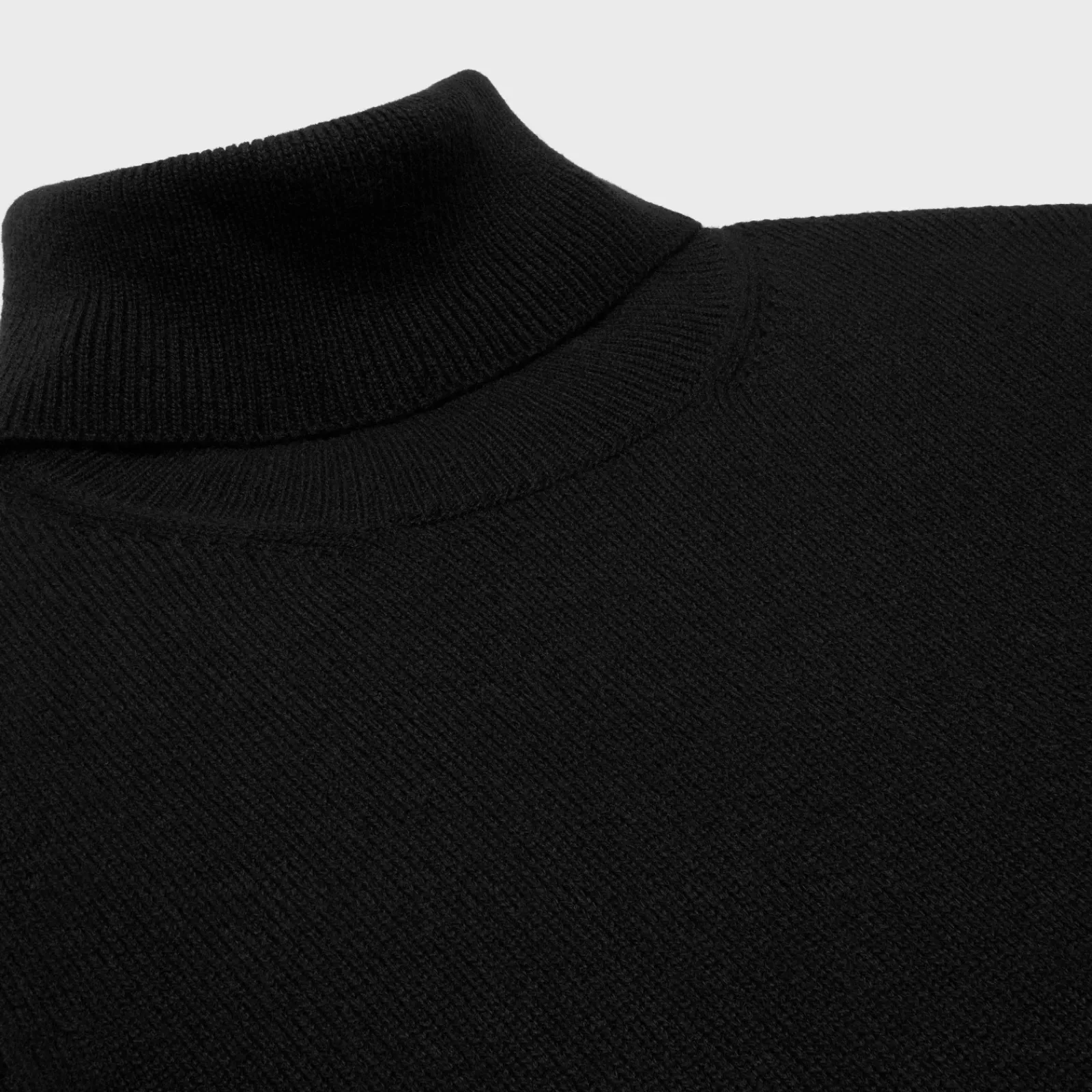Fashion turtleneck sweater in scottish cashmere Knitwear